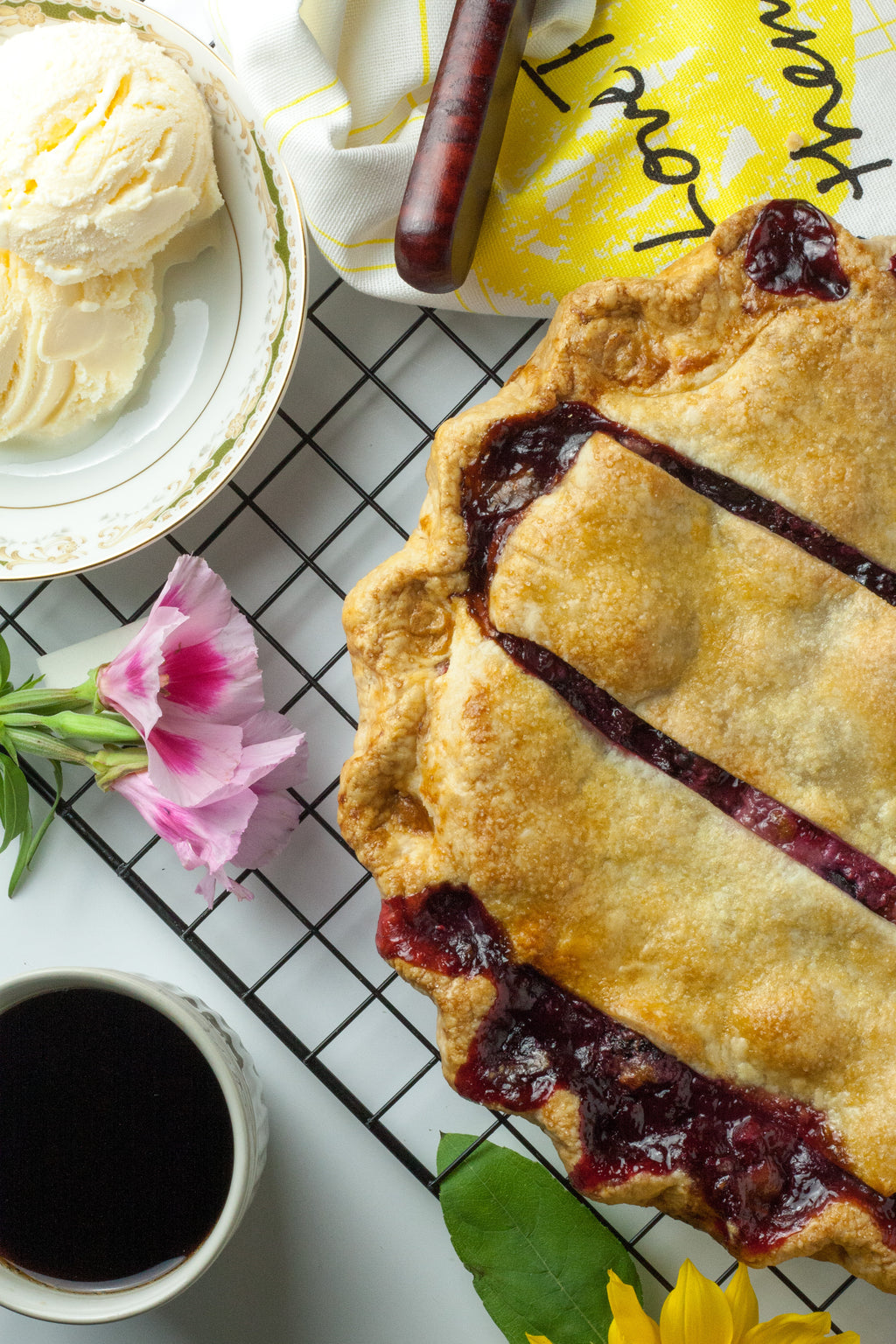 Three Sisters (mixed berry pie)